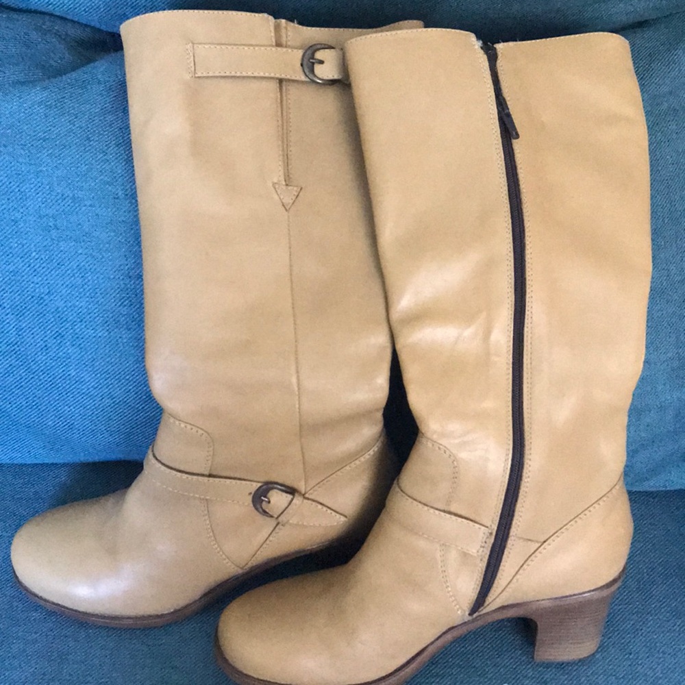 Dansko women’s leather boots